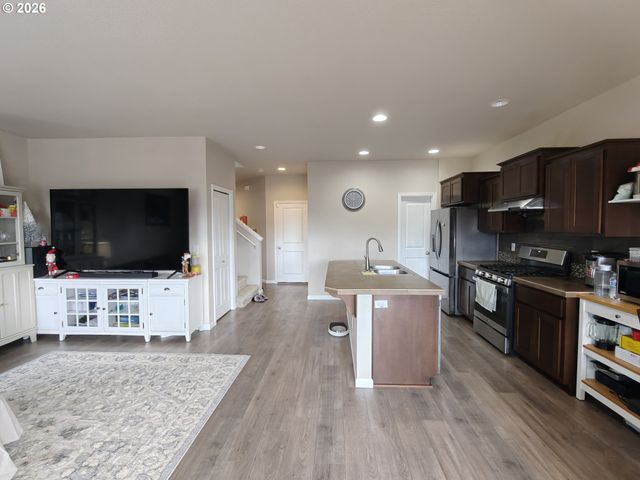 15920 Se STARLING Ct, Clackamas, OR 97015