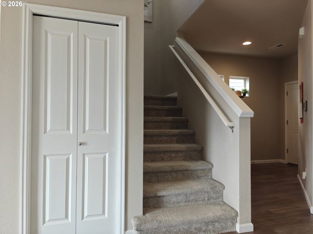 15920 Se STARLING Ct, Clackamas, OR 97015