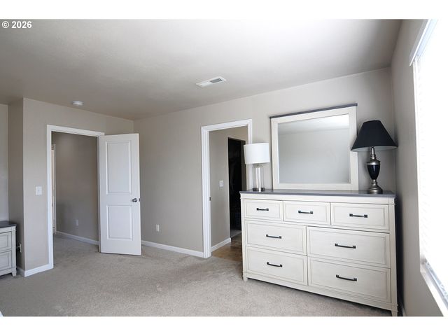 15920 Se STARLING Ct, Clackamas, OR 97015