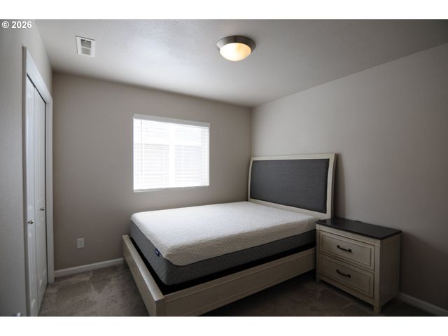 15920 Se STARLING Ct, Clackamas, OR 97015