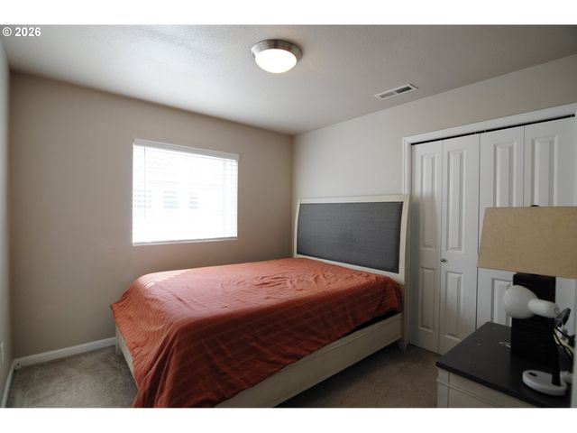 15920 Se STARLING Ct, Clackamas, OR 97015