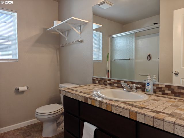 15920 Se STARLING Ct, Clackamas, OR 97015