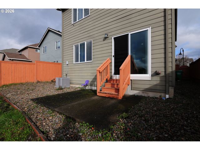 15920 Se STARLING Ct, Clackamas, OR 97015