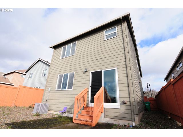 15920 Se STARLING Ct, Clackamas, OR 97015