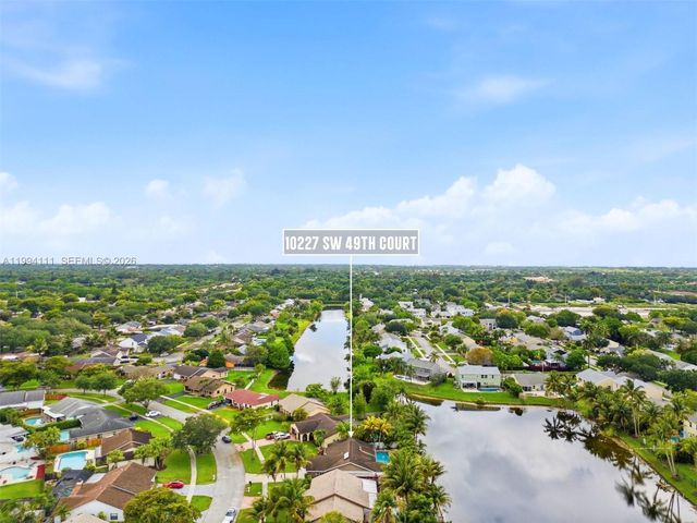 10227 SW 49th Ct, Cooper City, FL 33328