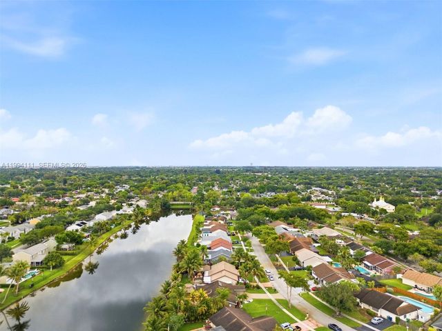 10227 SW 49th Ct, Cooper City, FL 33328