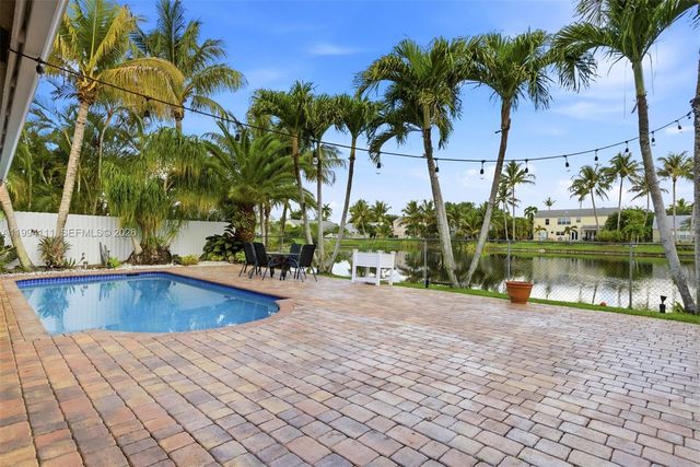 10227 SW 49th Ct, Cooper City, FL 33328