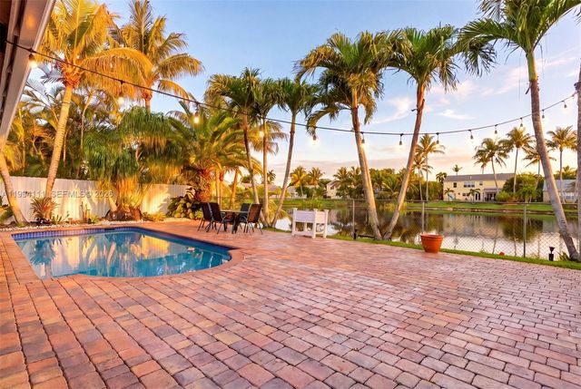 10227 SW 49th Ct, Cooper City, FL 33328