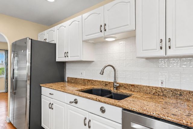 206 17TH AVENUE NE, St Petersburg, FL 33704