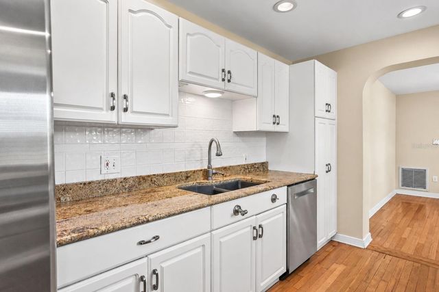 206 17TH AVENUE NE, St Petersburg, FL 33704
