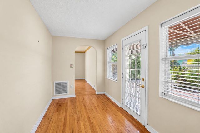 206 17TH AVENUE NE, St Petersburg, FL 33704