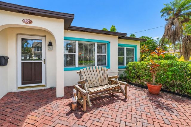 206 17TH AVENUE NE, St Petersburg, FL 33704
