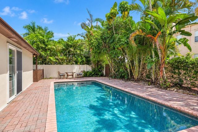 206 17TH AVENUE NE, St Petersburg, FL 33704