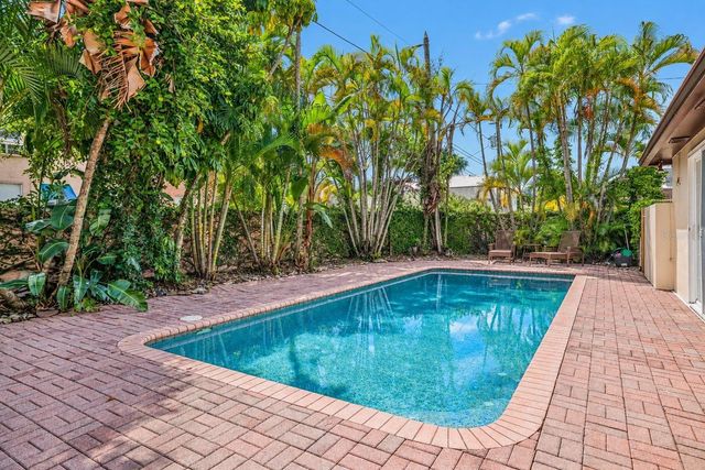 206 17TH AVENUE NE, St Petersburg, FL 33704