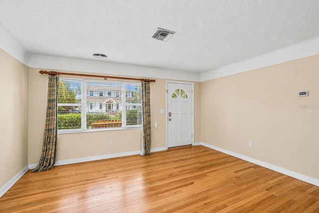 206 17TH AVENUE NE, St Petersburg, FL 33704