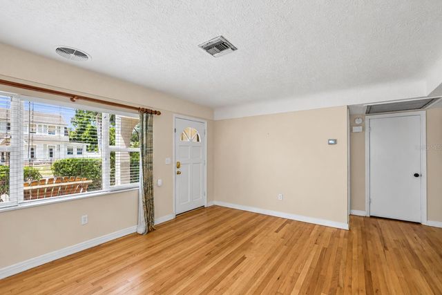 206 17TH AVENUE NE, St Petersburg, FL 33704