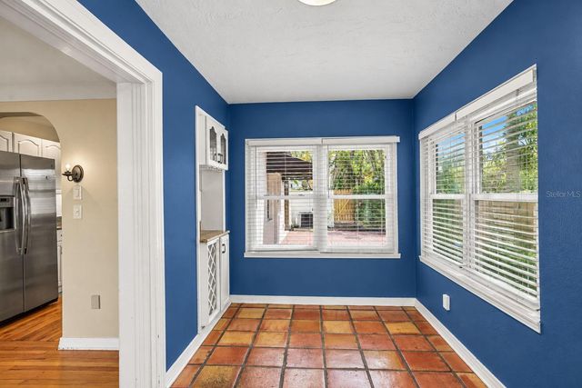 206 17TH AVENUE NE, St Petersburg, FL 33704