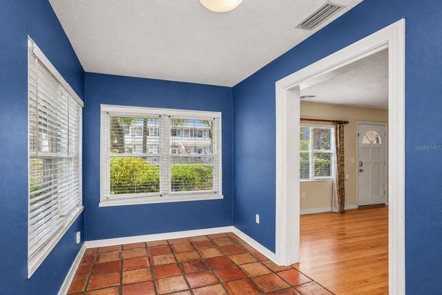 206 17TH AVENUE NE, St Petersburg, FL 33704