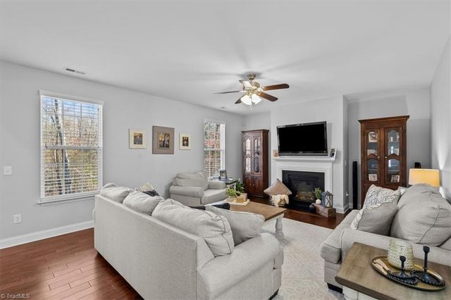 5528 Autumn Harvest Drive, Kernersville, NC 27284