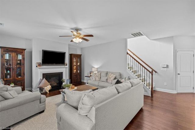 5528 Autumn Harvest Drive, Kernersville, NC 27284