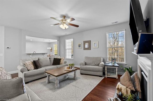5528 Autumn Harvest Drive, Kernersville, NC 27284