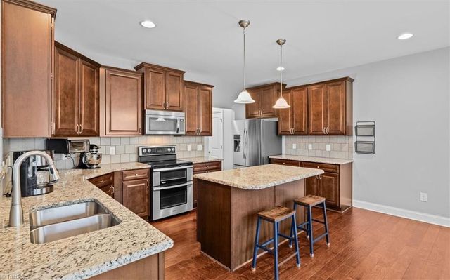 5528 Autumn Harvest Drive, Kernersville, NC 27284