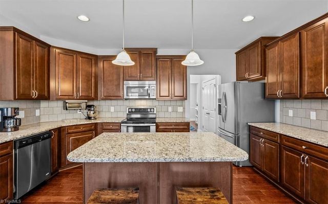 5528 Autumn Harvest Drive, Kernersville, NC 27284