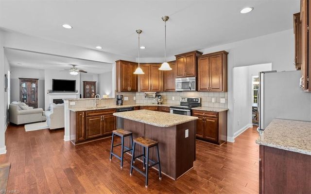 5528 Autumn Harvest Drive, Kernersville, NC 27284