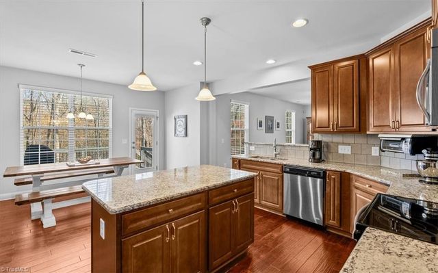 5528 Autumn Harvest Drive, Kernersville, NC 27284