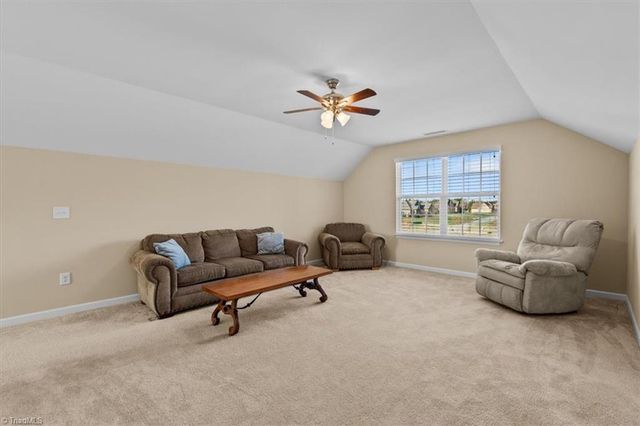 5528 Autumn Harvest Drive, Kernersville, NC 27284