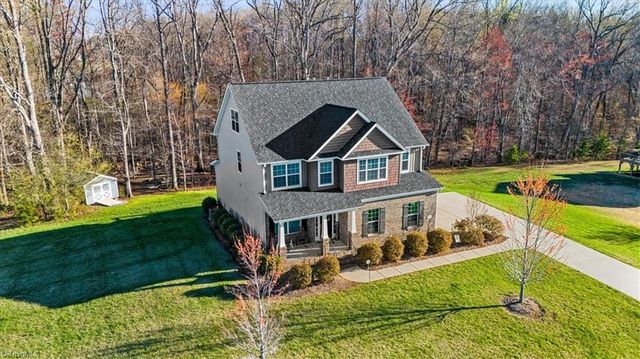 5528 Autumn Harvest Drive, Kernersville, NC 27284