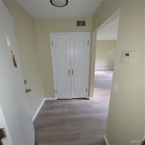 6670 Chesapeake Drive D, Florissant, MO 63033