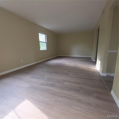 6670 Chesapeake Drive D, Florissant, MO 63033