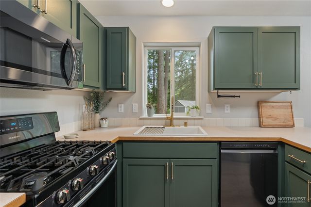 22328 Autumnwood Court SE, Yelm, WA 98597
