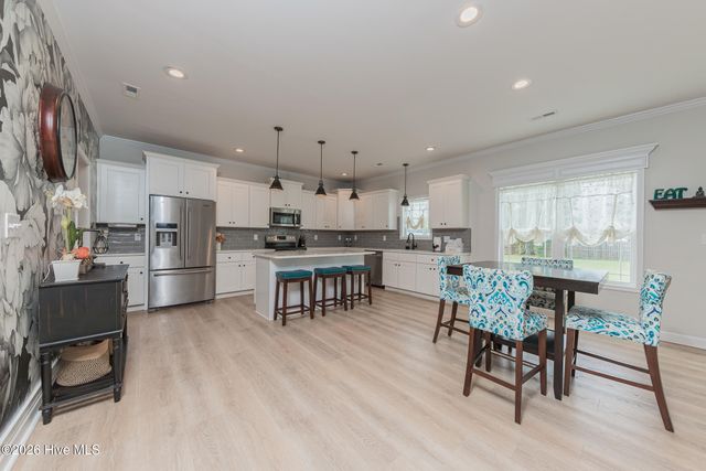 101 Kings Harbor Drive, Holly Ridge, NC 28445