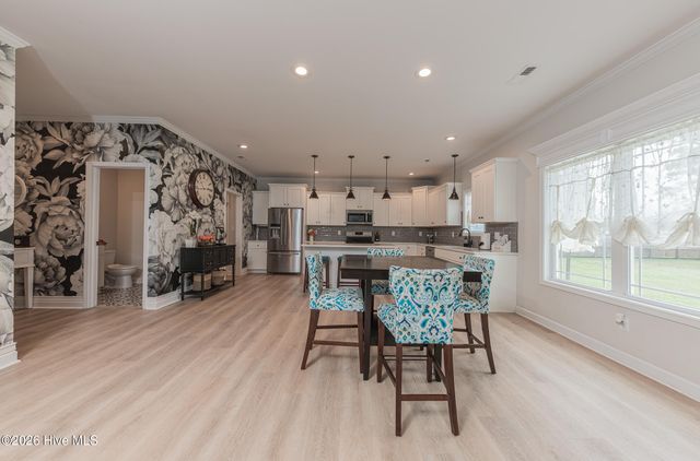 101 Kings Harbor Drive, Holly Ridge, NC 28445