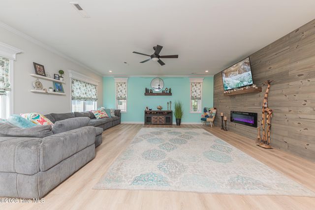 101 Kings Harbor Drive, Holly Ridge, NC 28445