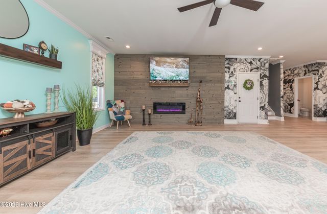 101 Kings Harbor Drive, Holly Ridge, NC 28445