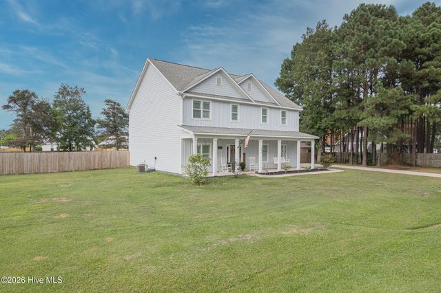 101 Kings Harbor Drive, Holly Ridge, NC 28445