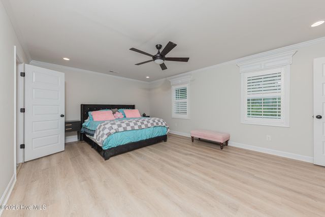 101 Kings Harbor Drive, Holly Ridge, NC 28445