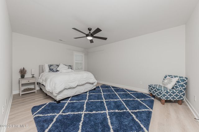 101 Kings Harbor Drive, Holly Ridge, NC 28445