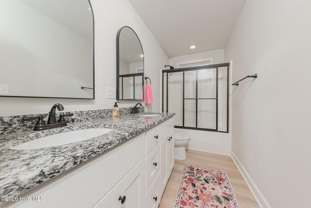 101 Kings Harbor Drive, Holly Ridge, NC 28445