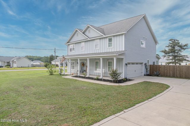 101 Kings Harbor Drive, Holly Ridge, NC 28445