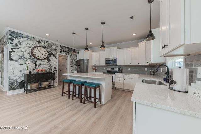 101 Kings Harbor Drive, Holly Ridge, NC 28445