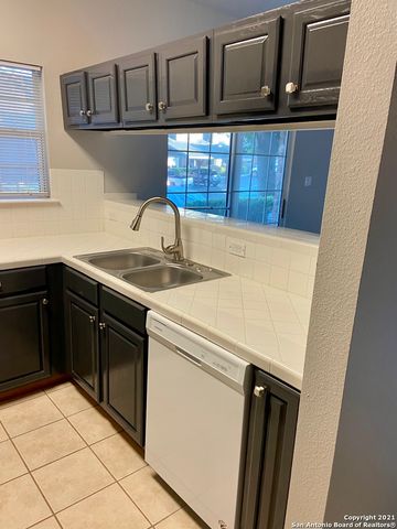 40 CHAPEL HILL CIR, San Antonio, TX 78240