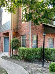 40 CHAPEL HILL CIR, San Antonio, TX 78240