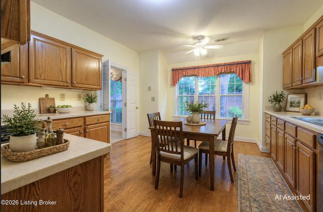 5939 Ashwood Bluff Dr, Louisville, KY 40207