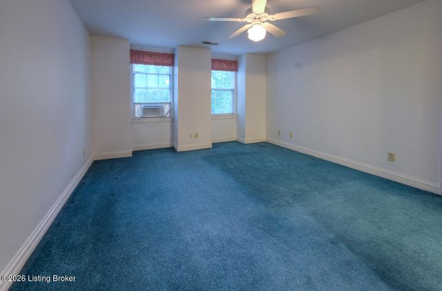 5939 Ashwood Bluff Dr, Louisville, KY 40207