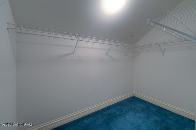 5939 Ashwood Bluff Dr, Louisville, KY 40207