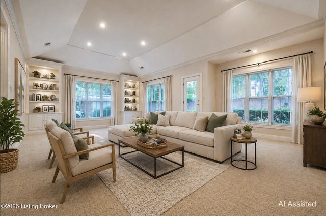 5939 Ashwood Bluff Dr, Louisville, KY 40207